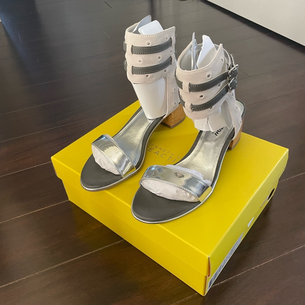 Kenneth Cole Slaw-TER IO sandals